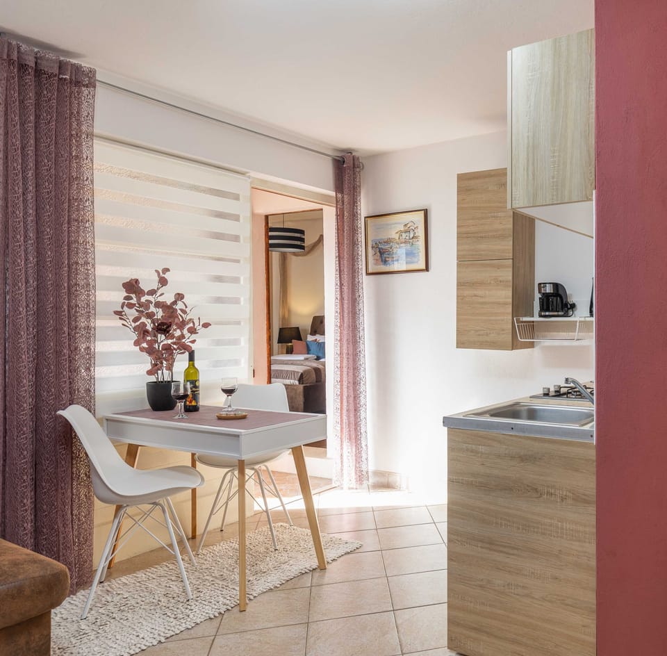 Apartment (Comfort One Bedroom Apartment) | Private kitchen | Fridge, stovetop, coffee/tea maker, electric kettle