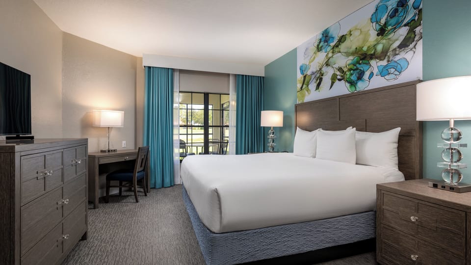 In-room safe, laptop workspace, blackout drapes, iron/ironing board
