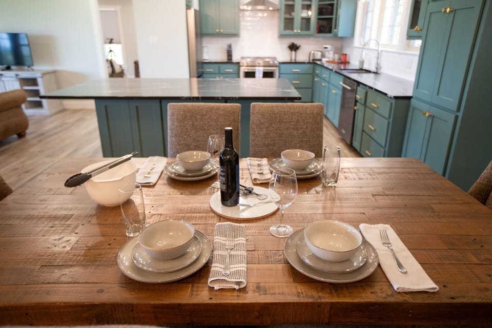 House, 2 Bedrooms | Dining