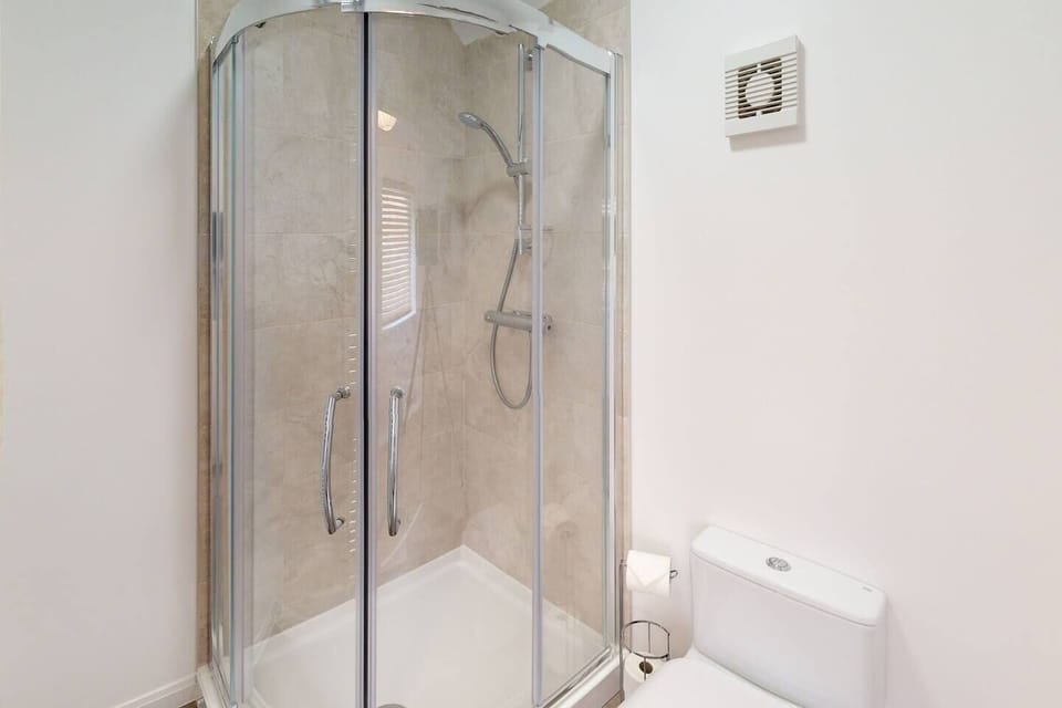 Downstairs shower room