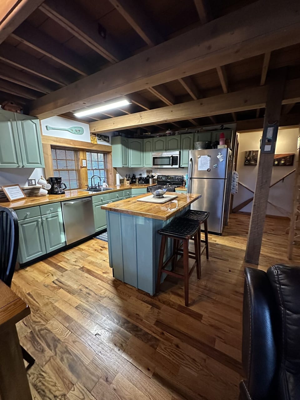 Kitchen with island 