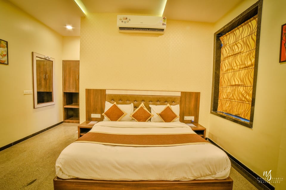 Executive Room | In-room safe, desk, soundproofing, free WiFi