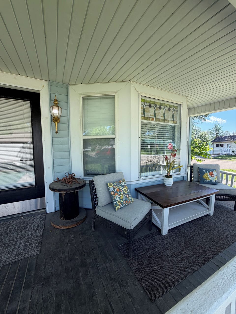 Plenty of outdoor space to relax at in the front of this home ! 