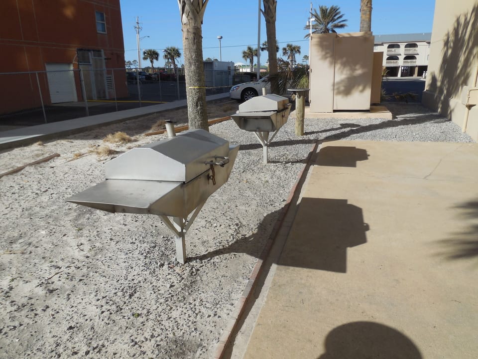 Grill Area - There are 4 stainless grills