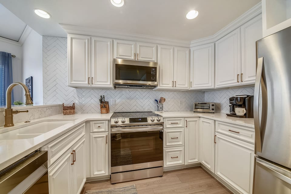 Kitchen with Stainless Steel Appliances at 6104 Hampton Place