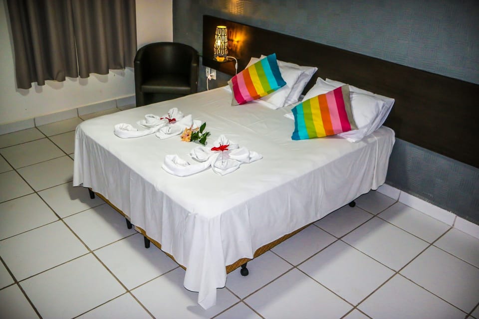 Suite (Tripla) | Minibar, free WiFi, bed sheets