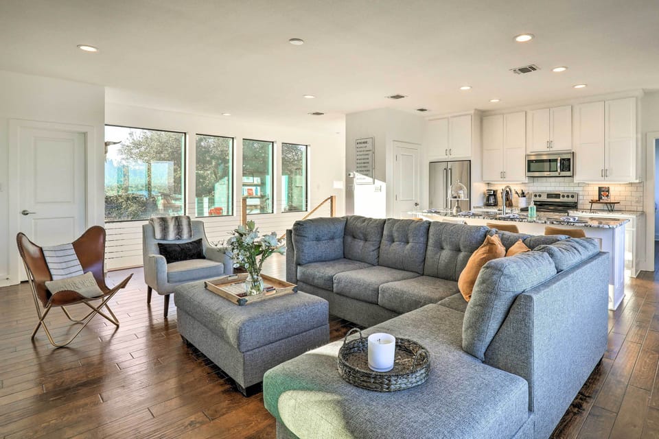 Living Room | Free WiFi