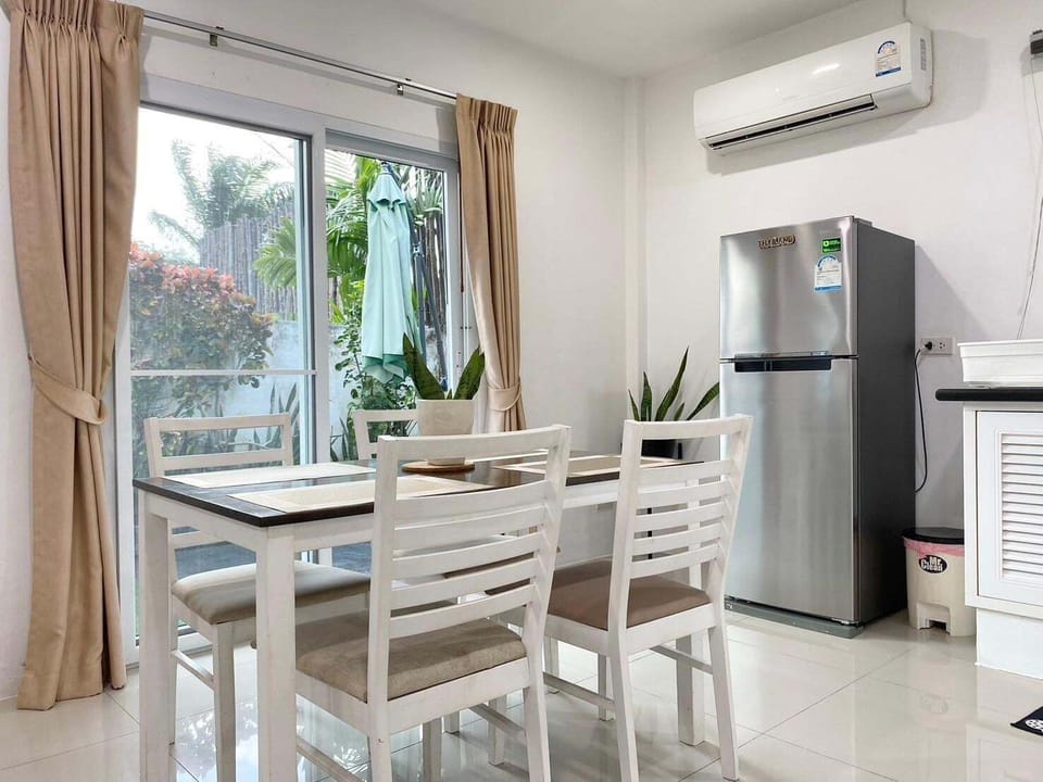 Mini-refrigerator