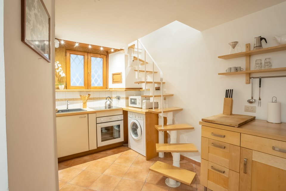 Apartment, 1 Bedroom | Private kitchen | Coffee/tea maker, fridge, microwave, oven