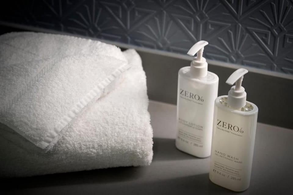 Shower, free toiletries, towels