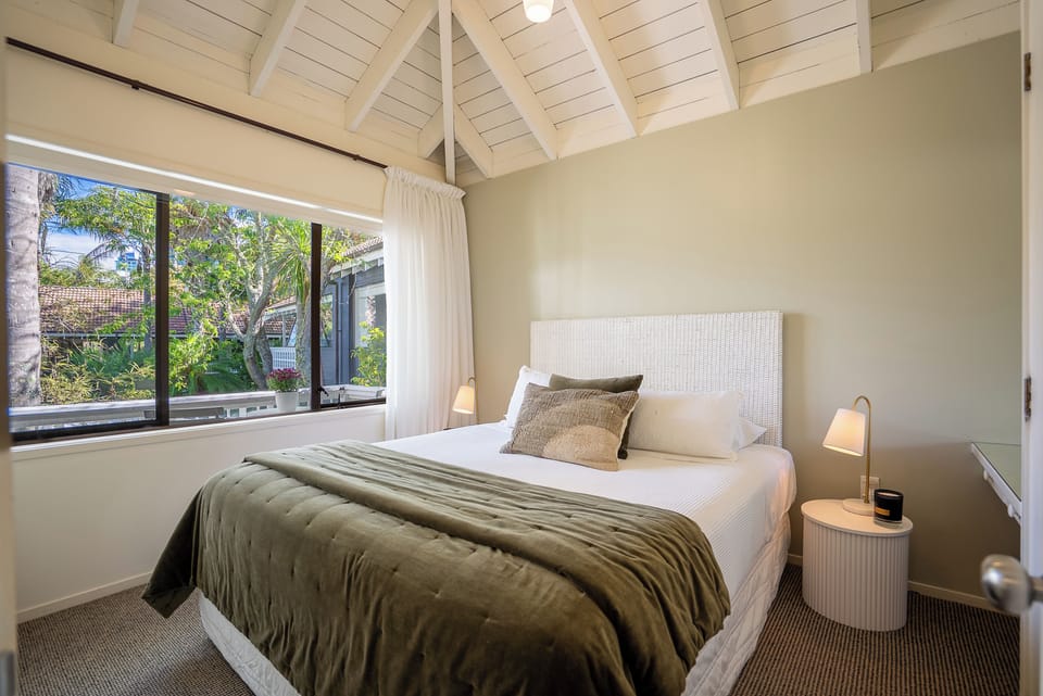 Suite, 1 Bedroom | In-room safe, individually decorated, individually furnished