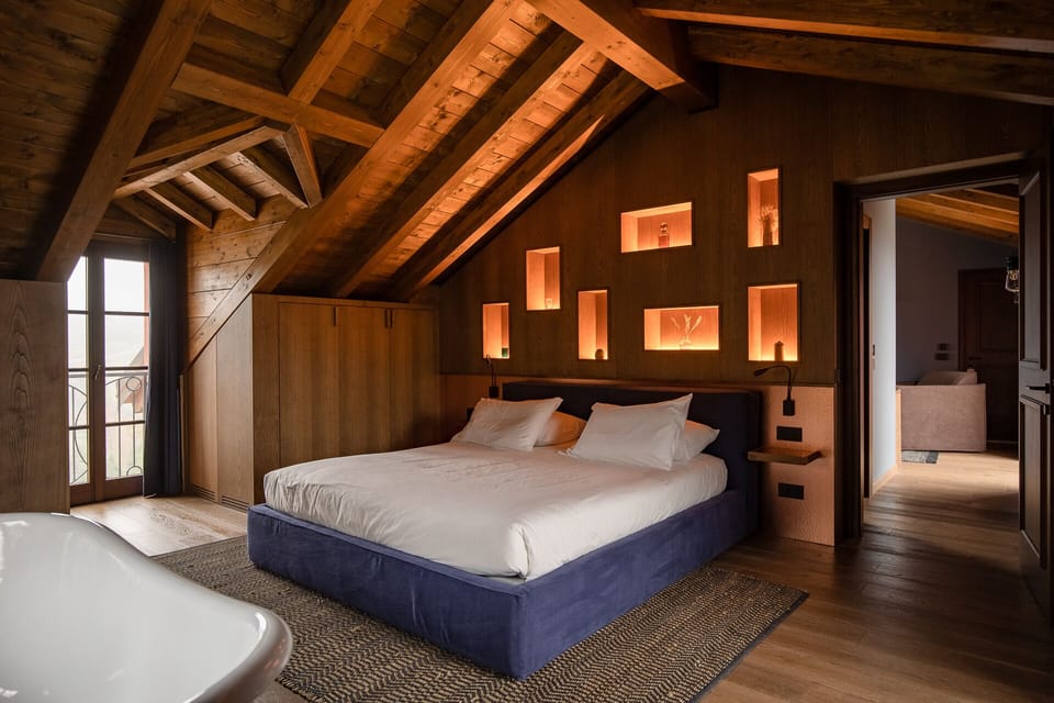 Panoramic Suite | Minibar, in-room safe, desk, free WiFi