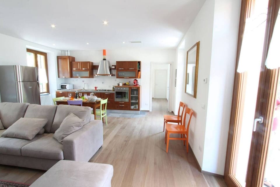 Apartment | Living room | 30-inch TV with digital channels