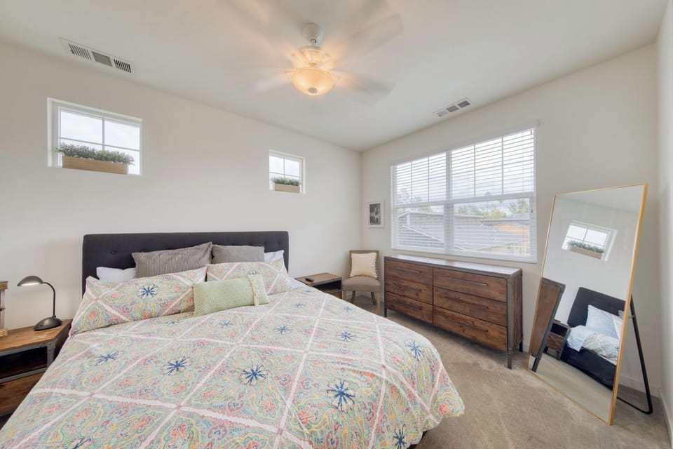 Sonoma Wine Country Getaway | Winemaker’s Home with Modern Comforts House in Santa Rosa