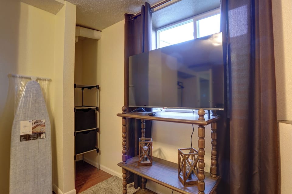 bedroom tv 