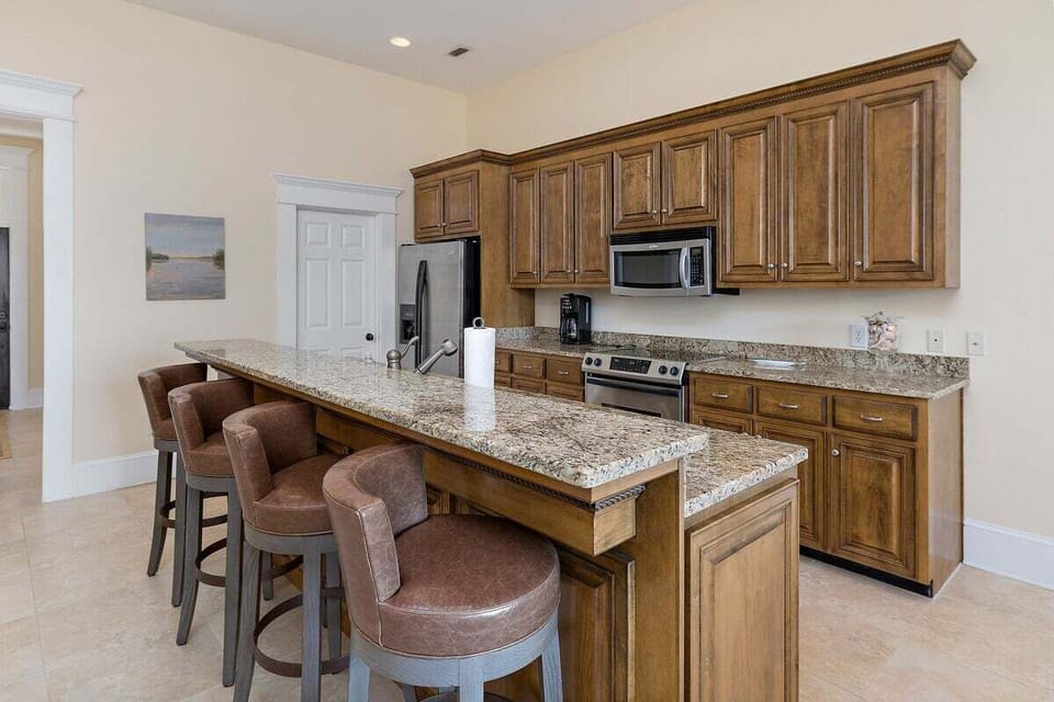 Sea Point Lodge 302 - Ample Counter Space