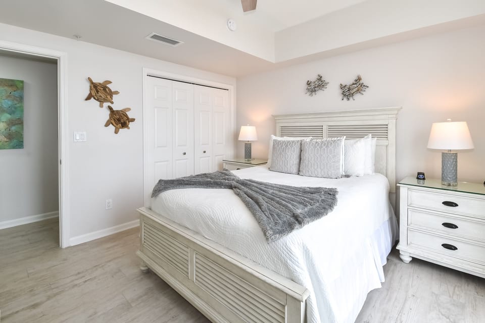 Silver Beach Towers East 1504 - Guest Bedroom 2