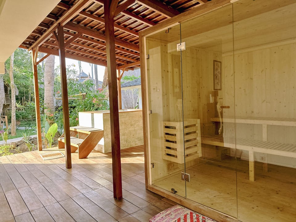 Vayam Boutique Resort Hotel in Central Sekotong