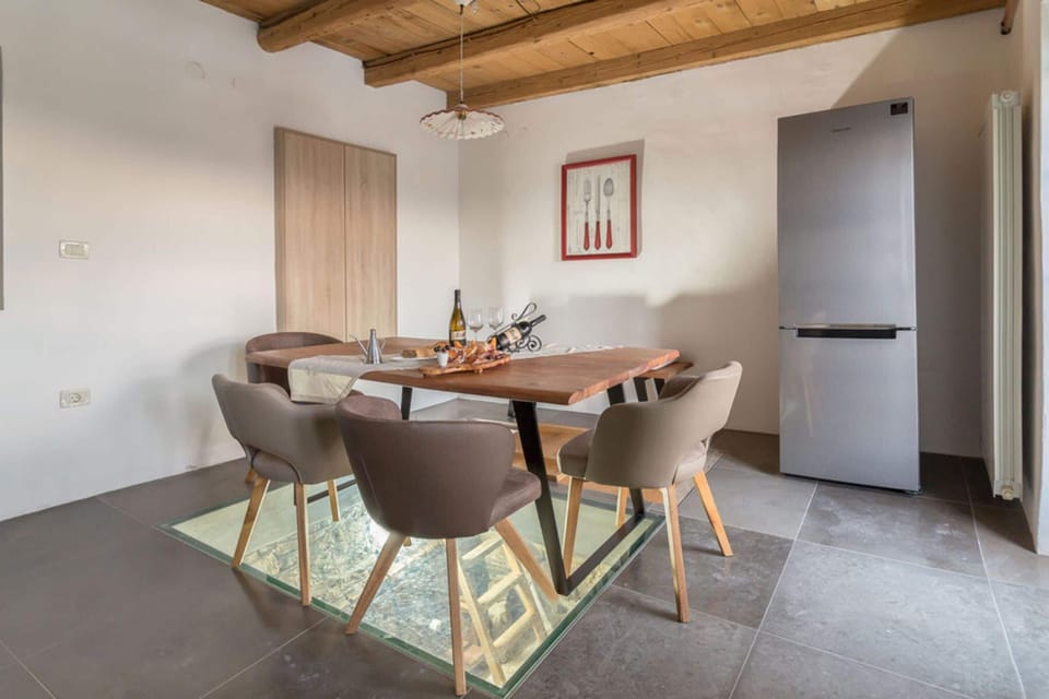 Family Villa, 3 Bedrooms, Sauna, Mountainside (Pool & Sauna Villa Gizela) | Dining