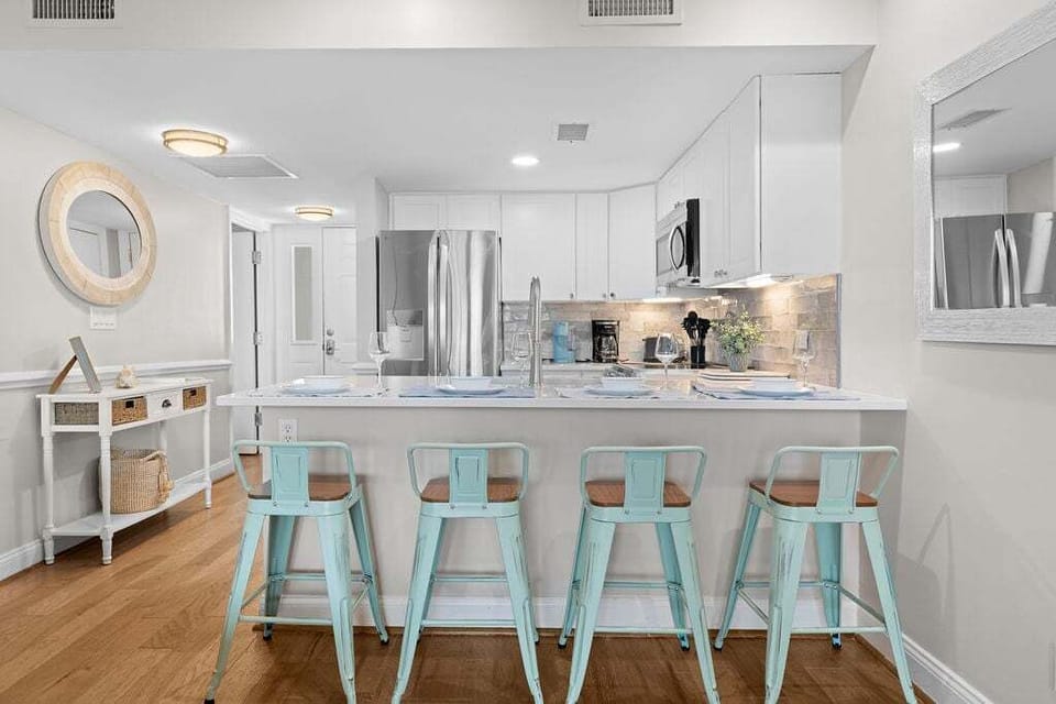 Countertop seating for 4