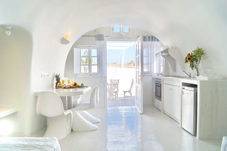 House | Private kitchen | Fridge, microwave, oven, stovetop