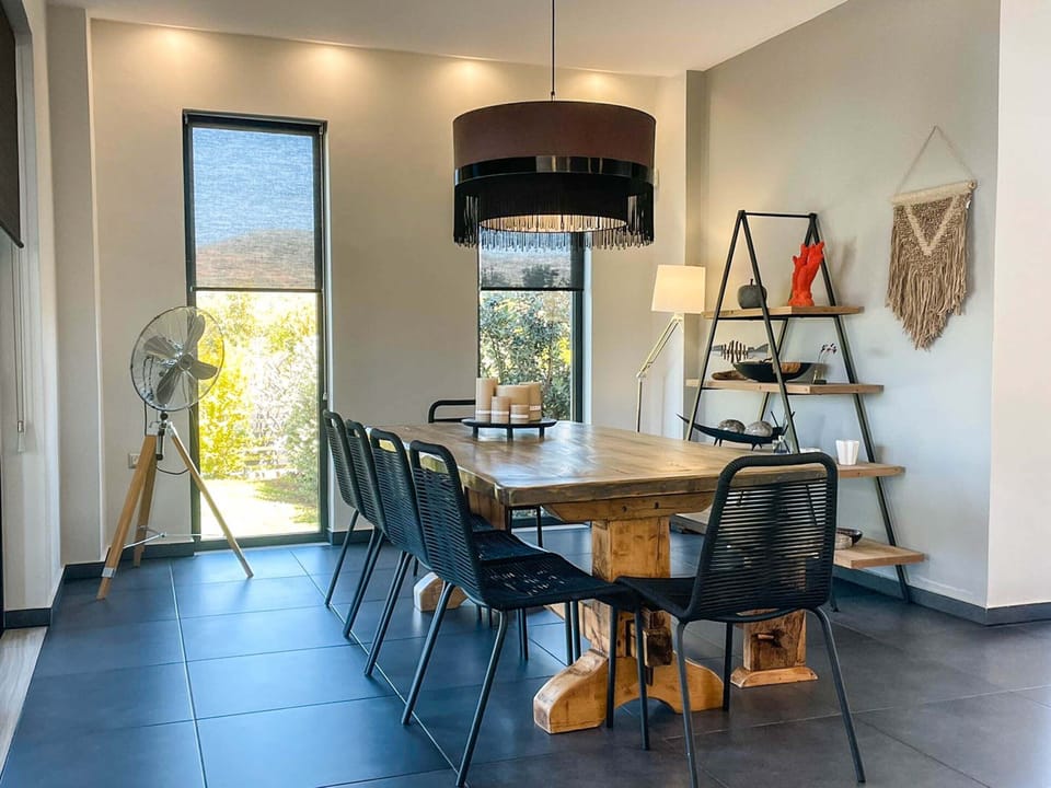 Luxury Villa, 6 Bedrooms, Private Pool, Mountain View | Dining room