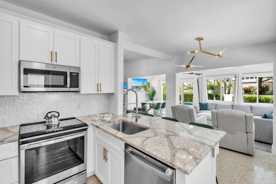 House, 3 Bedrooms | Private kitchen | Coffee/tea maker, fridge, toaster