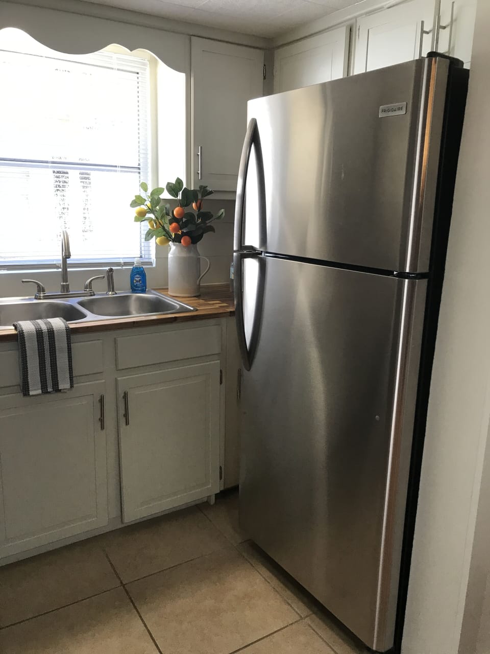 The Porch Bungalow Kitchen Sink With Flowers