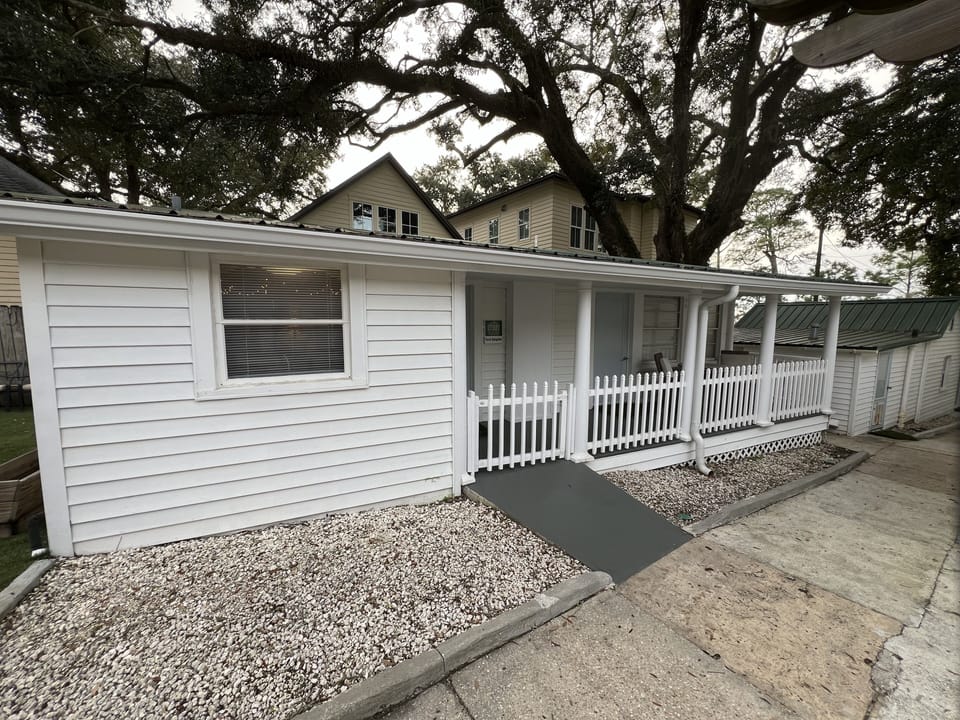 Porch Bungalow (1)