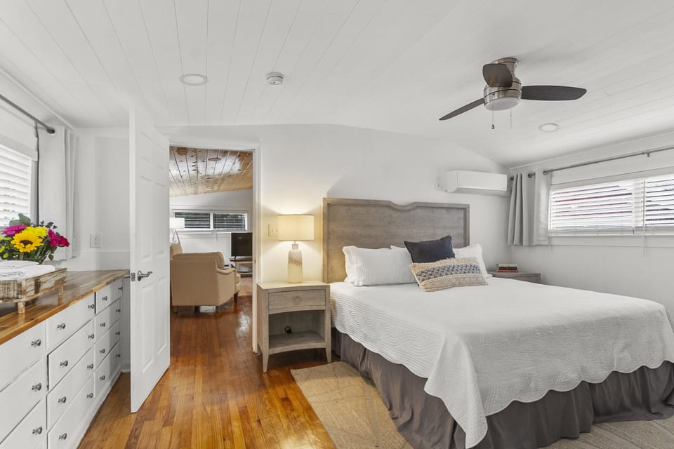 Back Bay Bungalow (1)