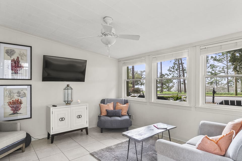 Welcome to the Bayview Bungalow (1)