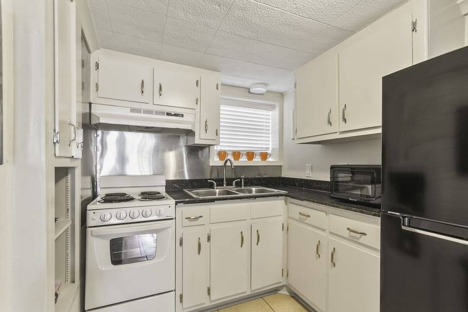Kitchen Area (2)