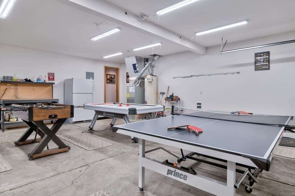 Garage / Ping Pong 