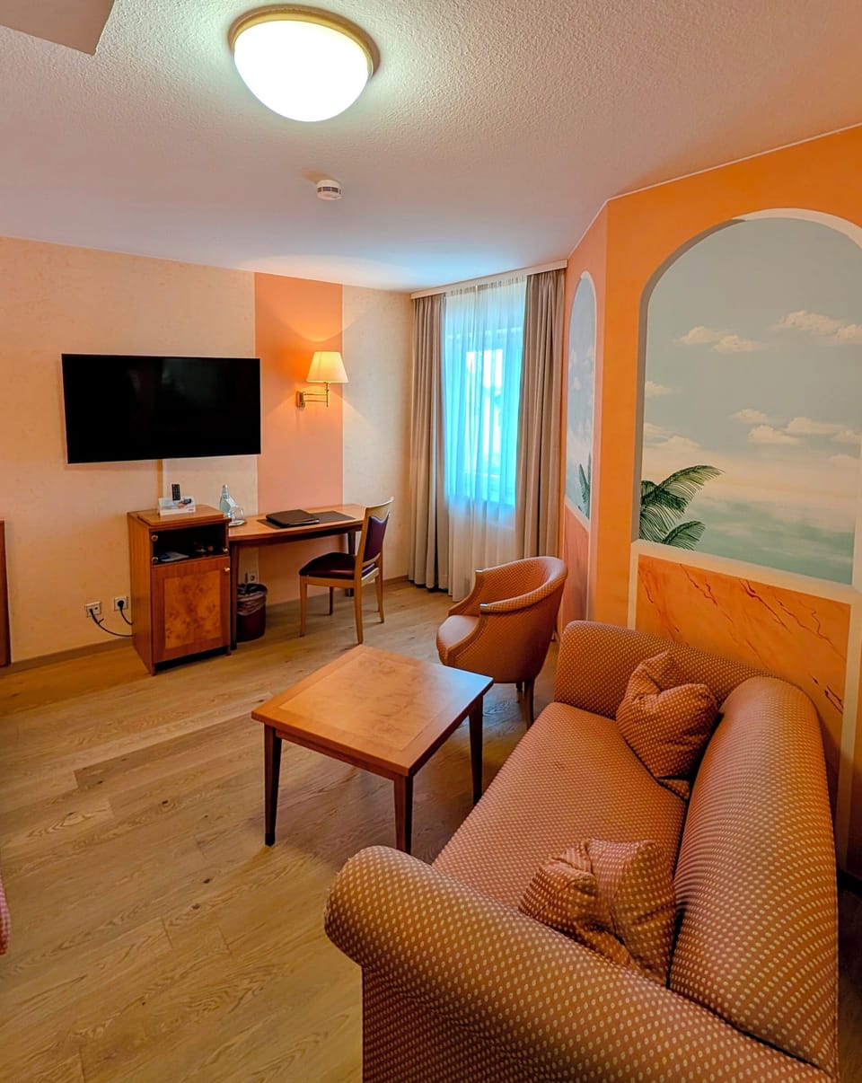Comfort Double or Twin Room, Garden View | Hypo-allergenic bedding available, down comforters, minibar