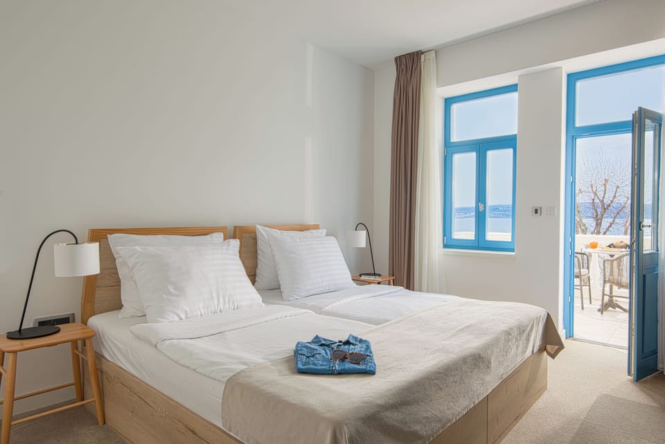 Superior Double or Twin Room, Balcony | Minibar, in-room safe, desk, blackout drapes
