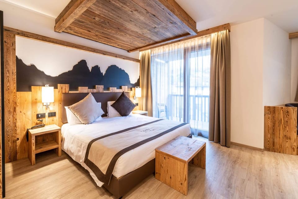 In-room safe, desk, soundproofing, WiFi (free)