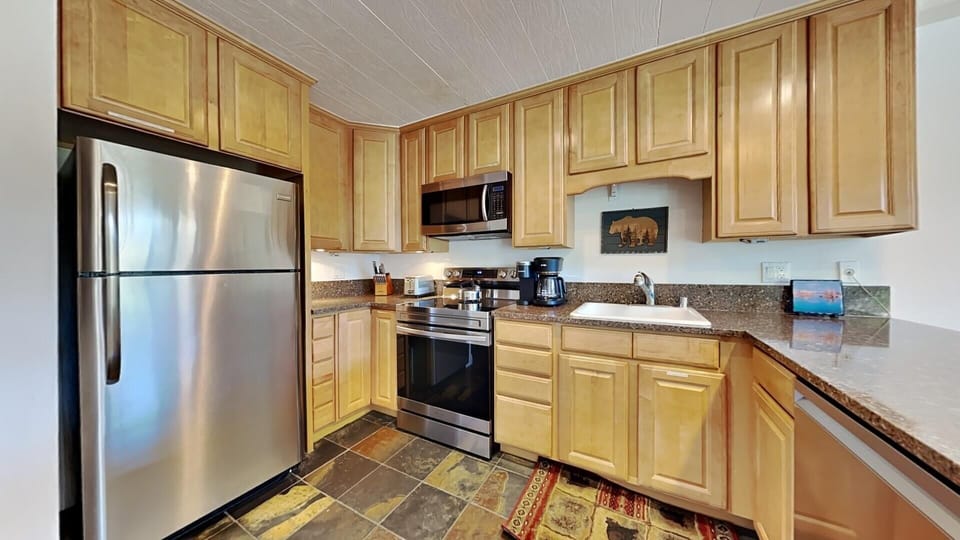 Full Size Kitchen with Everything You Need for Yummy Meals at Home
