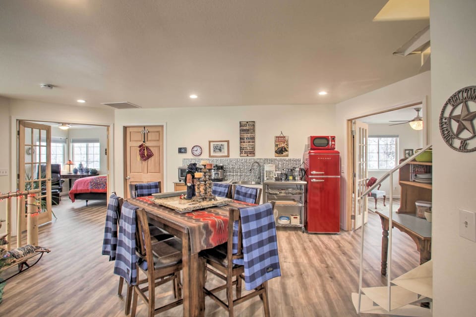 Kitchen & Dining Space