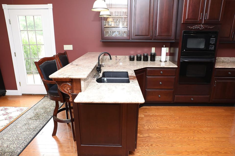 Kitchen bar. 