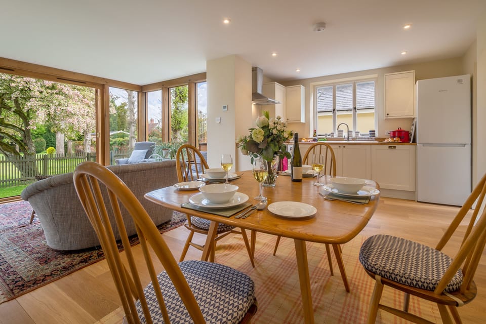 Ground floor: Every meal feels brighter with nature just outside