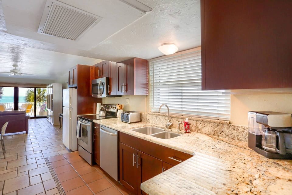 Fully Equipped Kitchen with Stainless Steel Appliances