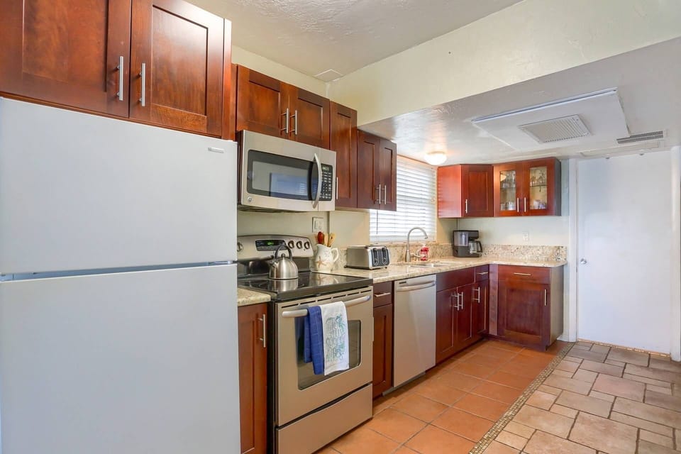 Fully Equipped Kitchen with Stainless Steel Appliances