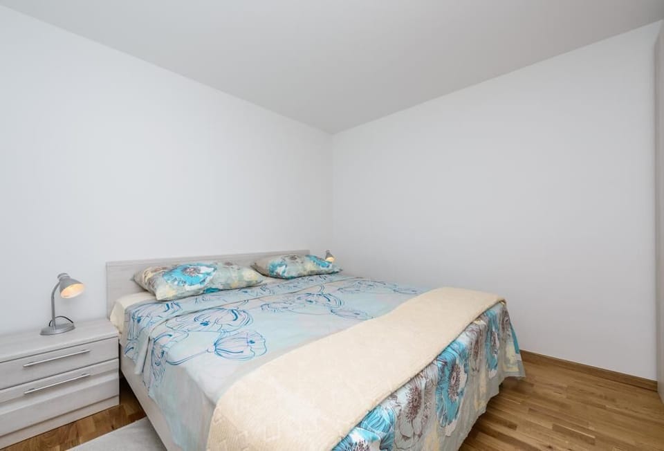 Apartment (One Bedroom Apartment with Terrace) | 1 bedroom, iron/ironing board, free WiFi, bed sheets