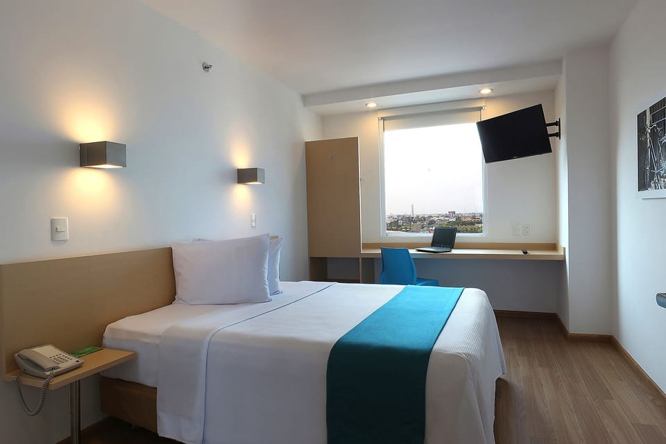 Superior Room, 1 Queen Bed | Desk, free WiFi, bed sheets