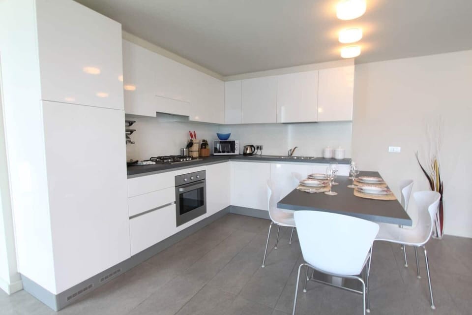 Apartment | Private kitchen | Fridge, microwave, oven, dishwasher