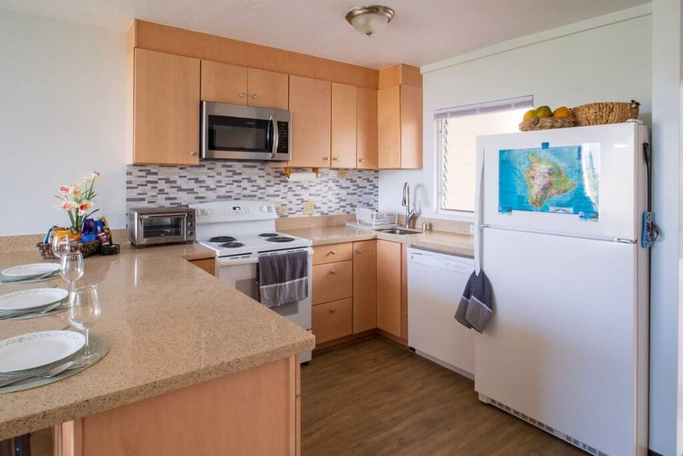 Fully equipped kitchen with everything you need for those home-away-from-home cooked meals