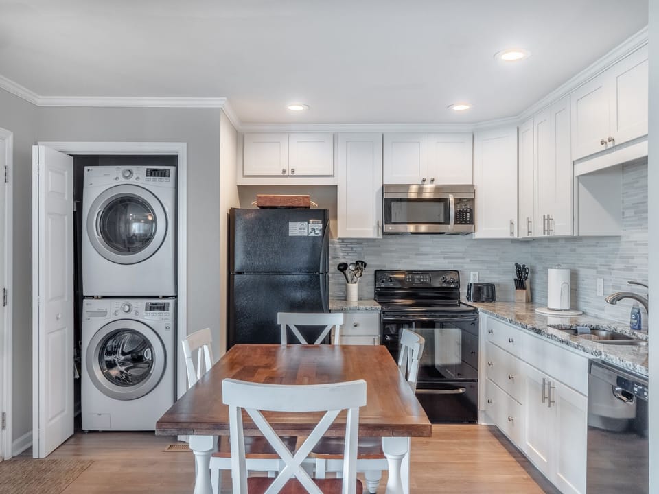 Dine In Kitchen