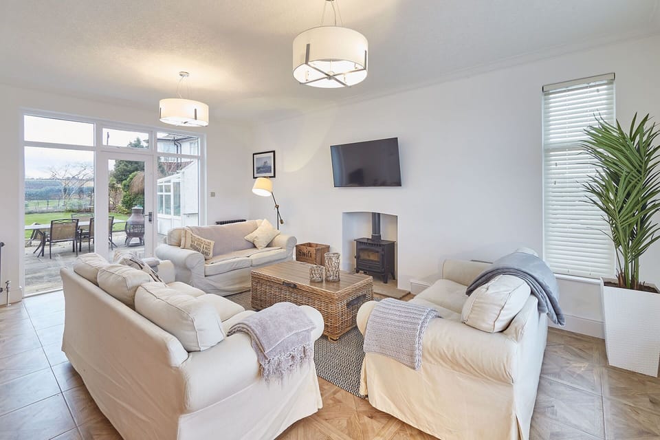 Solimar House, Whitby - Host & Stay