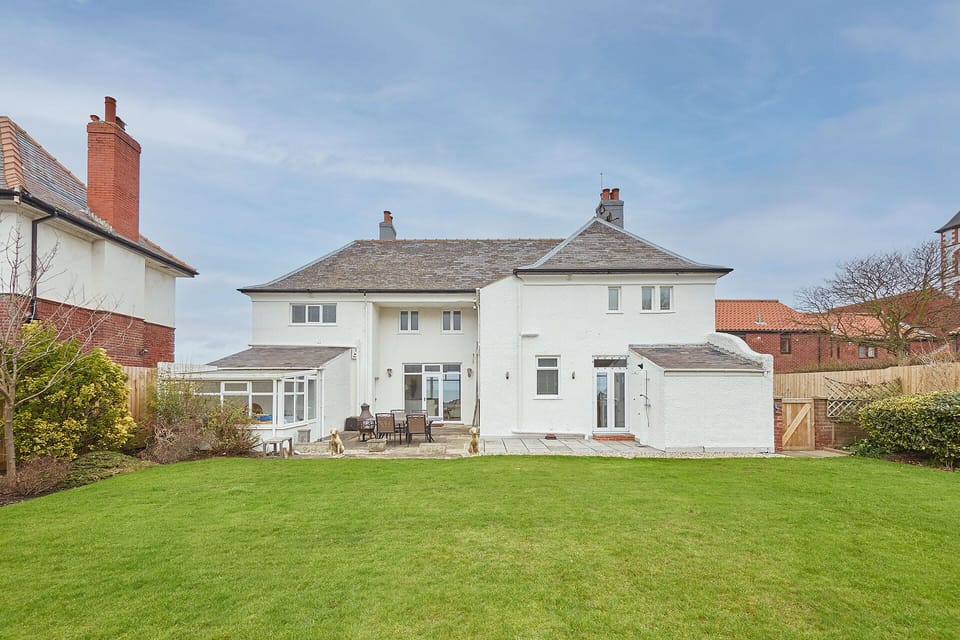 Solimar House, Whitby - Host & Stay