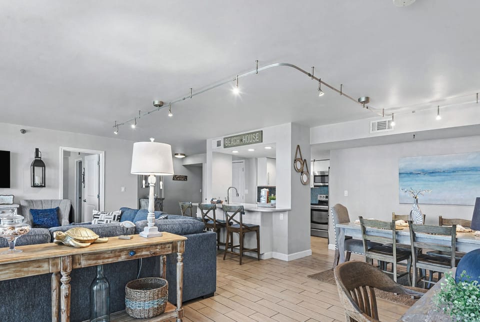 Living Room/Dining Room